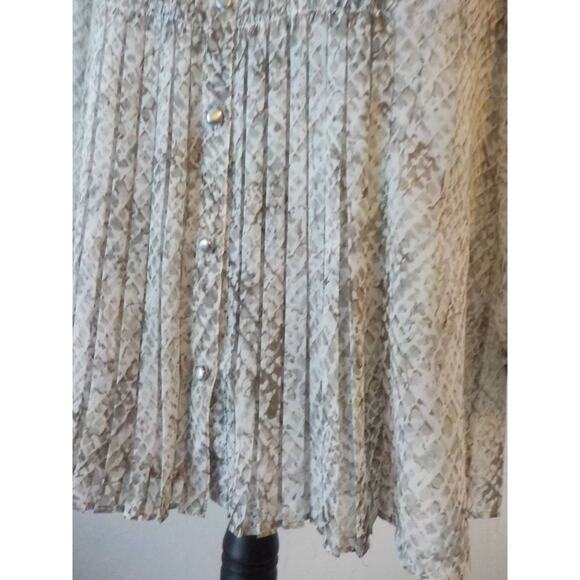 Talbots Sheer Blouse Animal Print Brown Beige Button Up Long Sleeve Fits Large - Picture 10 of 10